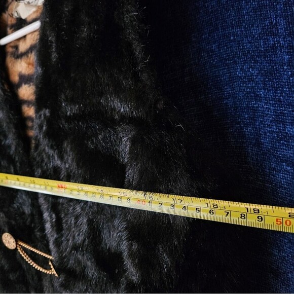 Vintage Hollywood Fur Vest Reversible Animal Print Black Brass Gold - Picture 5 of 12